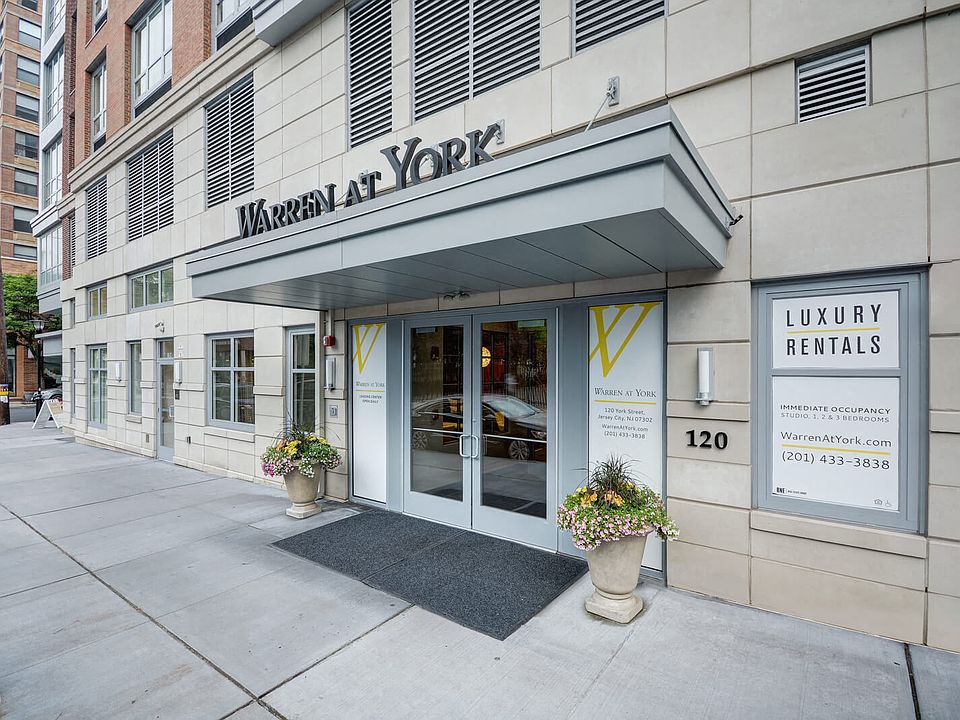 Located in the heart of the Paulus Hook neighborhood