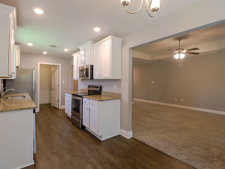 16509 Lexington Ct — Photo 23