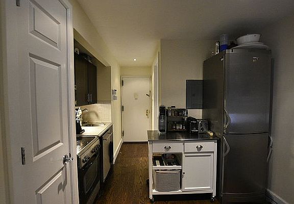 5th image of 306 W 22nd St APT 1C