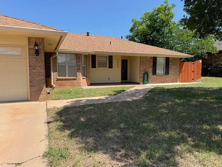 7933 Hearne Dr — Photo 2