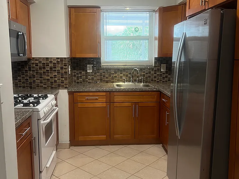 13155 Emerald Dr #2 — Photo 9