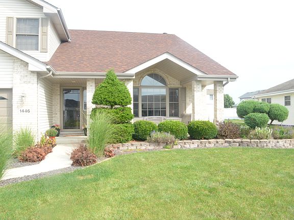 2nd image of 1446 E Cap Cir