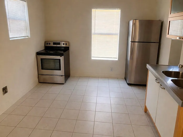 602 Cordell St — Photo 8