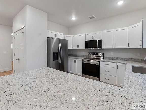 3rd image of 540 Sugar Beet Dr