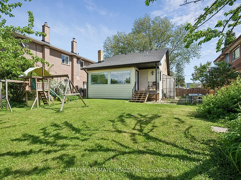 34 Compton Cres #MAIN — Photo 32
