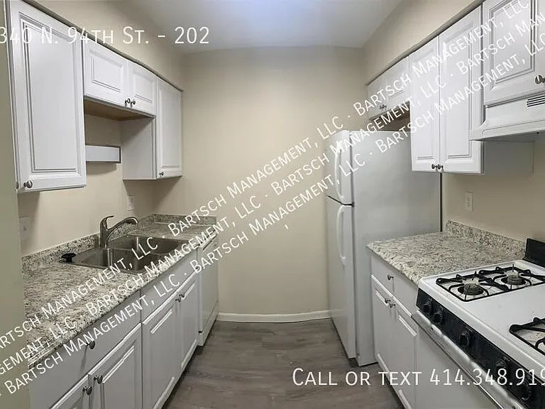 4340 N 94th St #202 — Photo 2