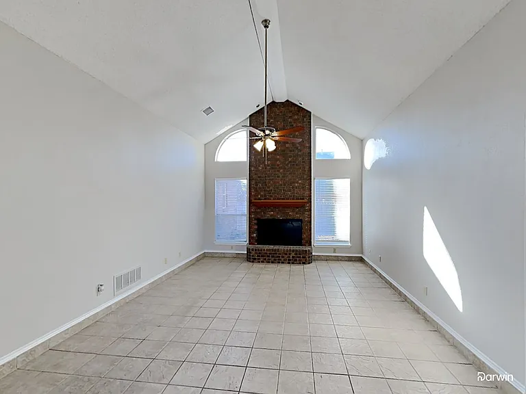 815 McComb Ln — Photo 3