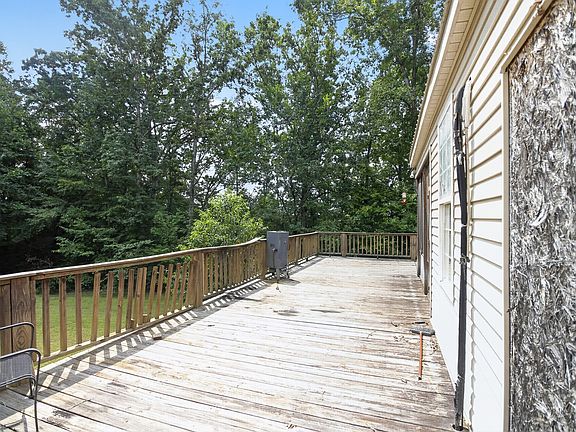 5th image of 187 Sweetbrier Dr