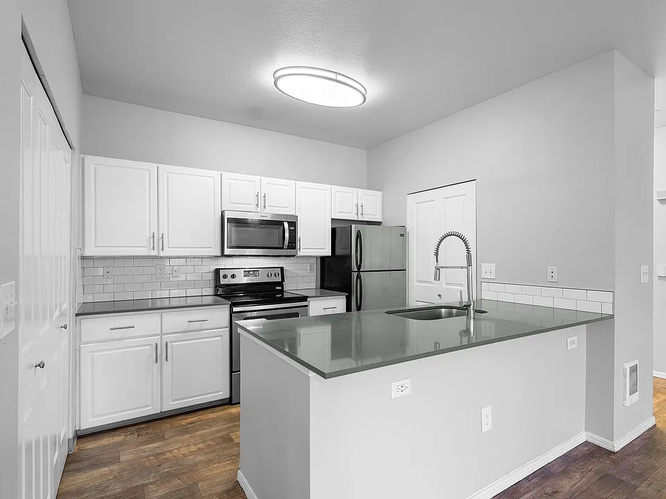 Center Pointe Apartment Homes