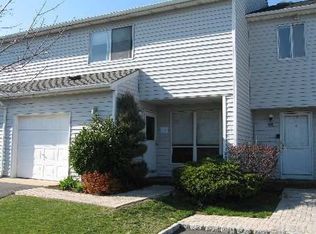 100 Baker Ct UNIT 34, Island Park, NY 11558