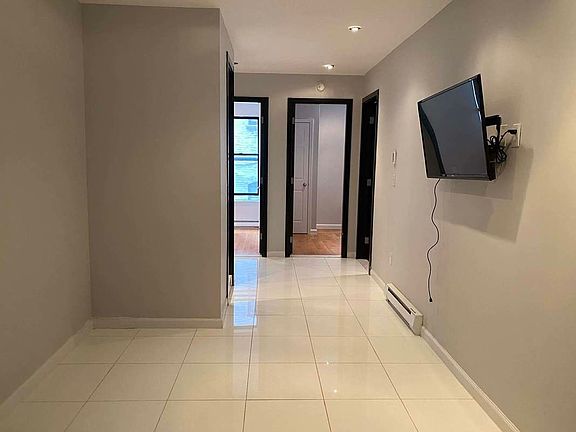 3rd image of 340 Manhattan Ave #3E