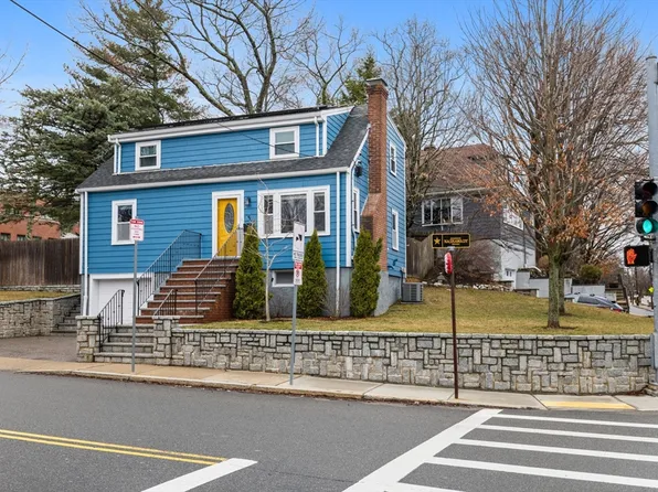 5 Baker St, West Roxbury, MA 02132