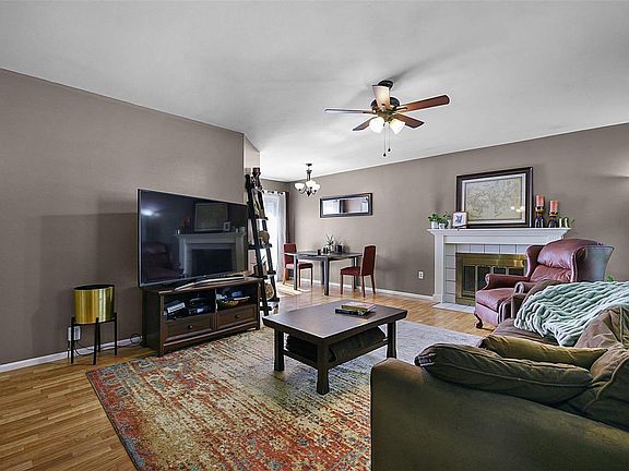 4th image of 8700 Garden Ct