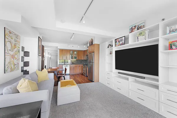Sold by Compass | media 3