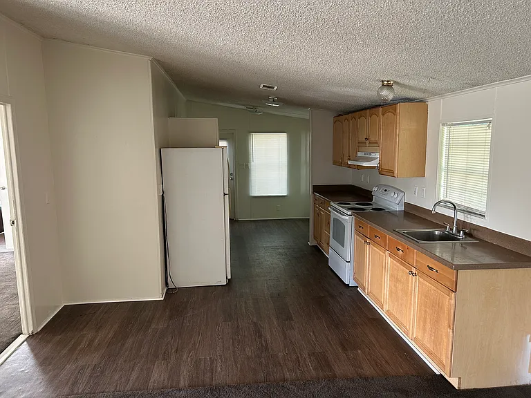 7528 Taurus Cir W — Photo 3