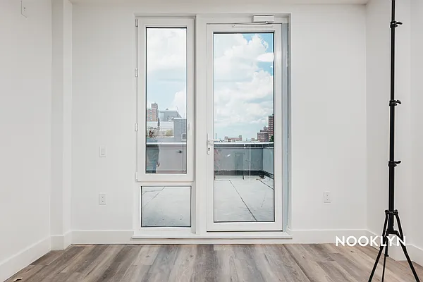 Rented by Nooklyn NYC LLC | media 72