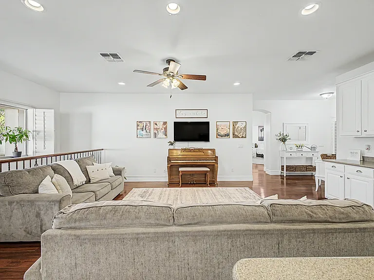 4203 E Los Altos Rd — Photo 8