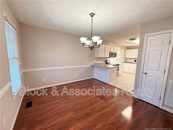 4th image of 2402 Larwood Dr