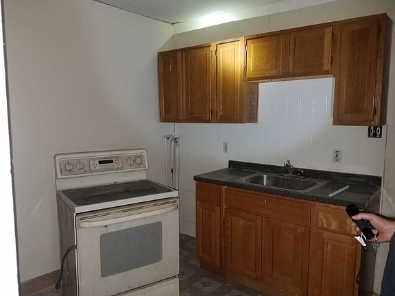 3rd image of 1934 Dennie St