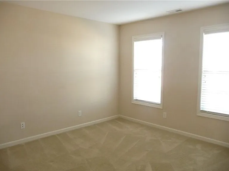 1939 Jenny Rd — Photo 10