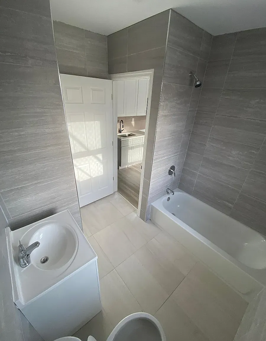 3 bed, $1,700 — Photo 2