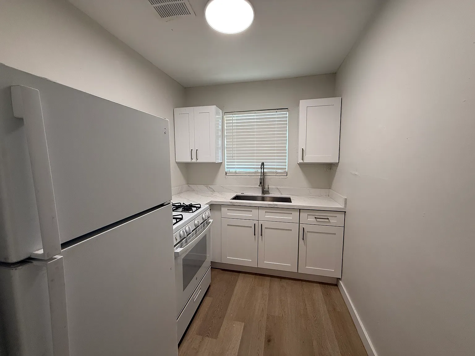 1406 E Roosevelt St — Photo 4