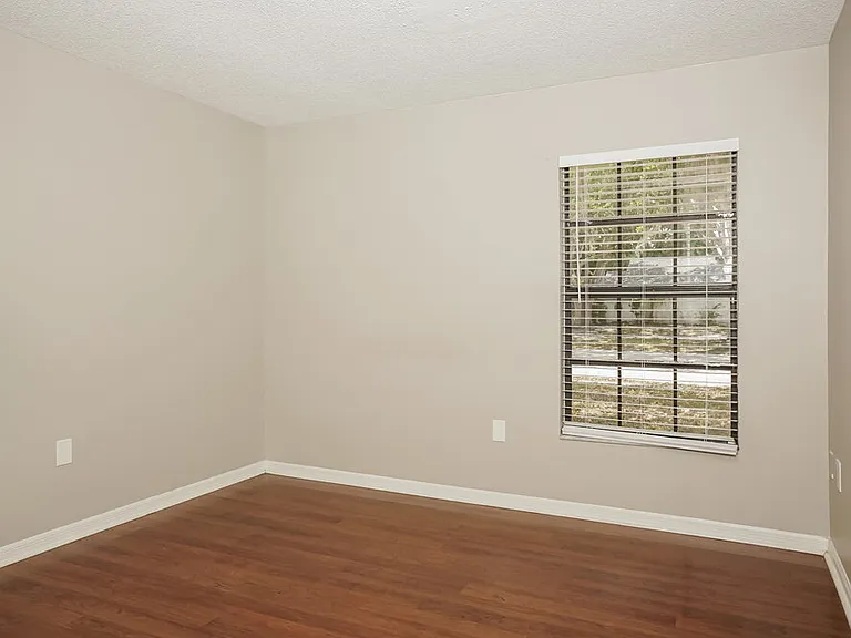 5785 Colonial Oaks Blvd — Photo 13