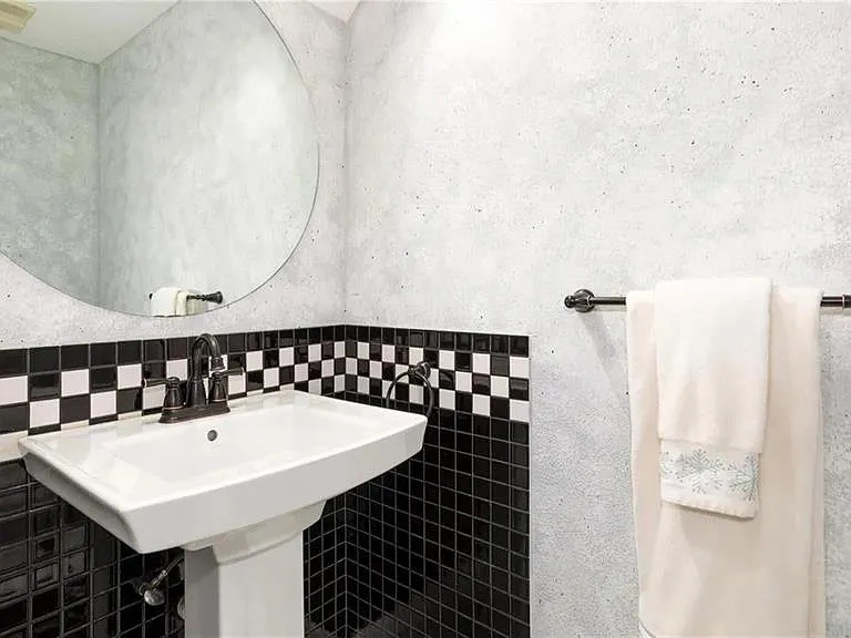 10438 Saint Tropez Pl — Photo 15