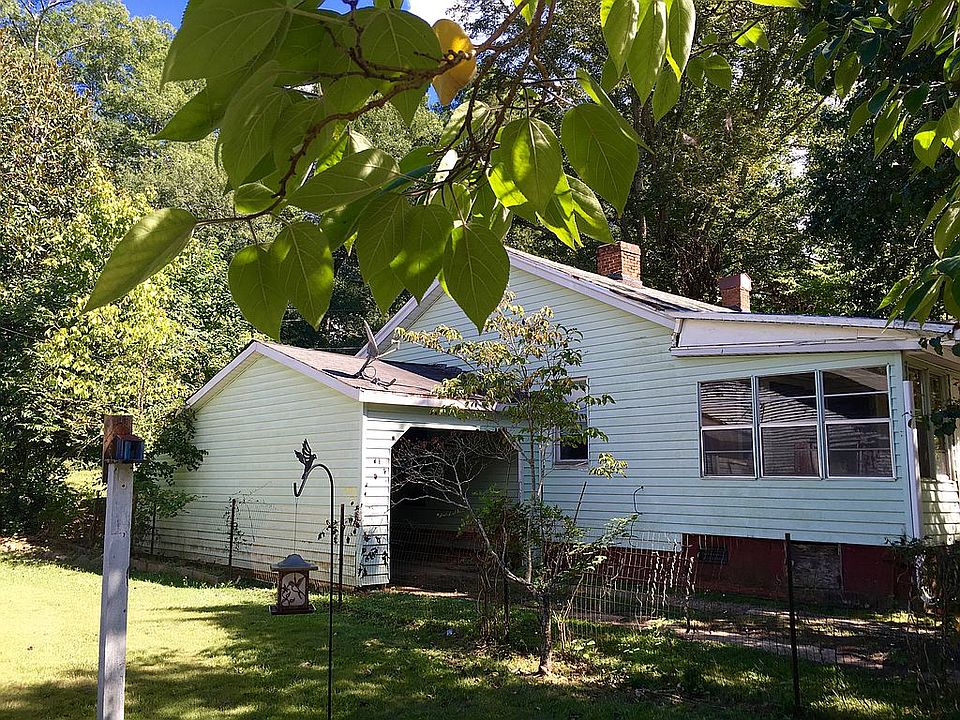 2nd image of 105 Greenough St