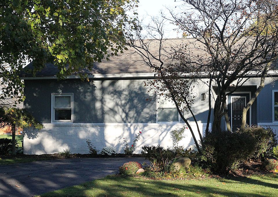 1st image of 632 Normandie Blvd