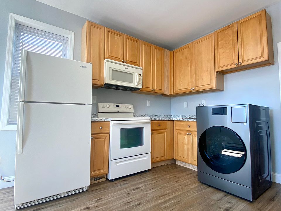 1st image of 520 W Westmoreland St #2B