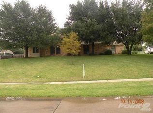 102 Creekview Ln, Crandall, TX 75114