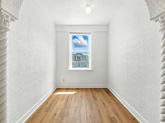 5th image of 26 E 14th St #307