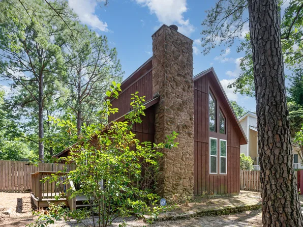 5741 Waters Edge Dr, Fayetteville, NC 28314