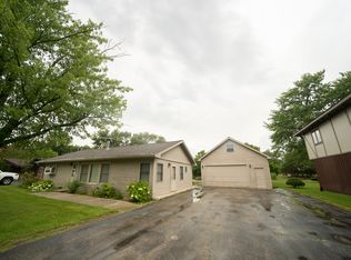 8680 E Mallard Ln, Wilmington, IL 60481