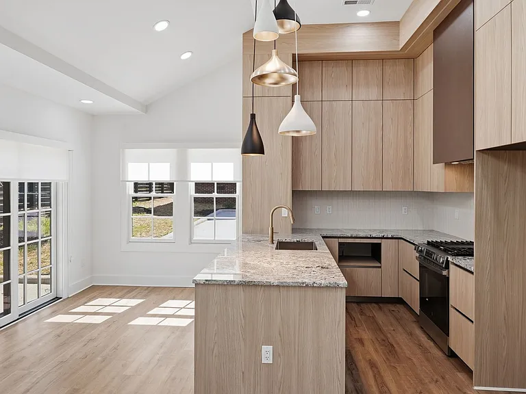 1840 Merriman Ave — Photo 26