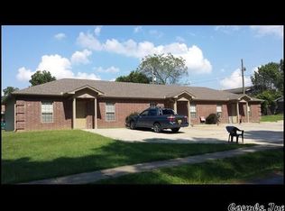 400 E Locust St #C, Cabot, AR 72023