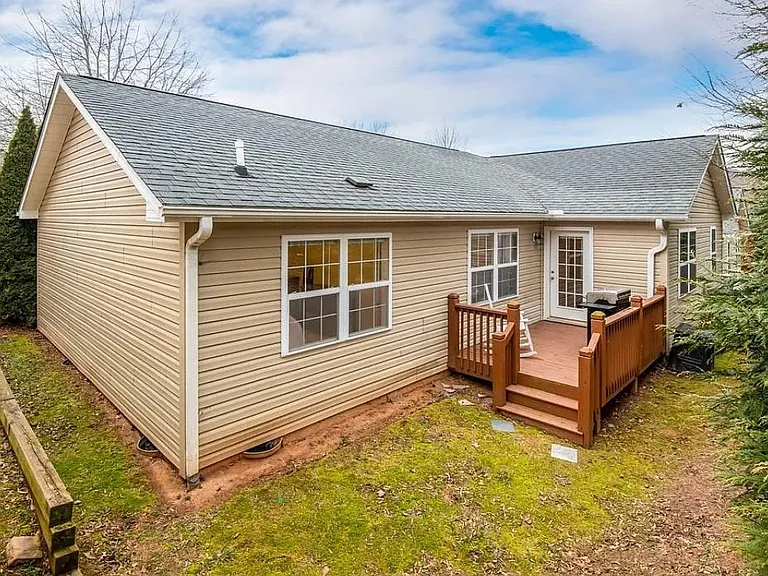 21 Kirby Rd — Photo 11