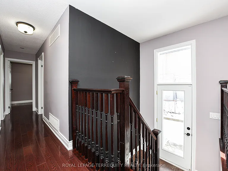 48 Montjoy Cres — Photo 11