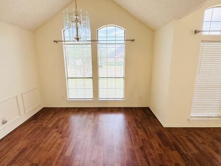 716 Elm Falls Pl — Photo 3