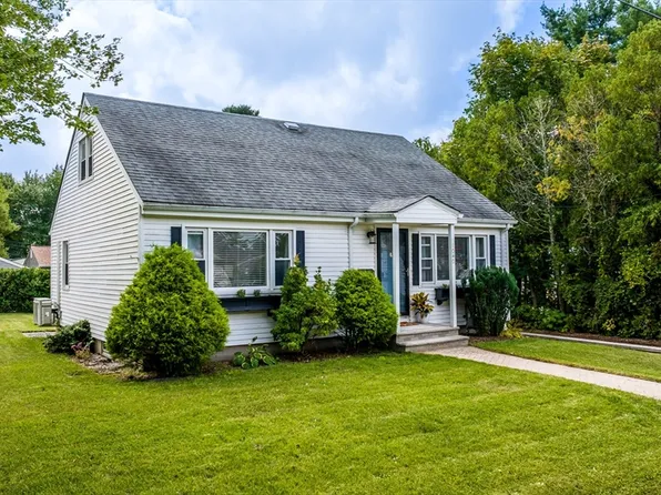 1040 Tobey St, New Bedford, MA 02745