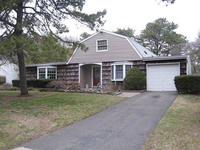1st image of 9 Lollypine Ln