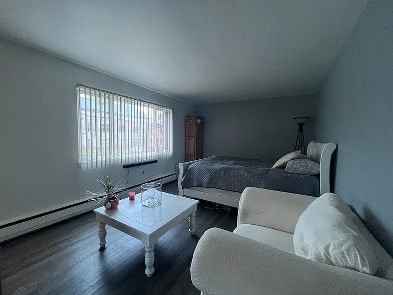 1456 N Farwell Ave — Photo 14