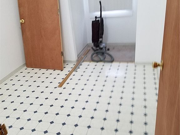 5th image of 7611 12th Ave NE