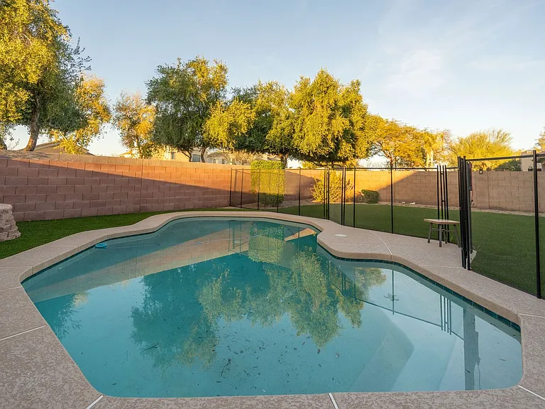 1546 E Nightingale Ln — Photo 82