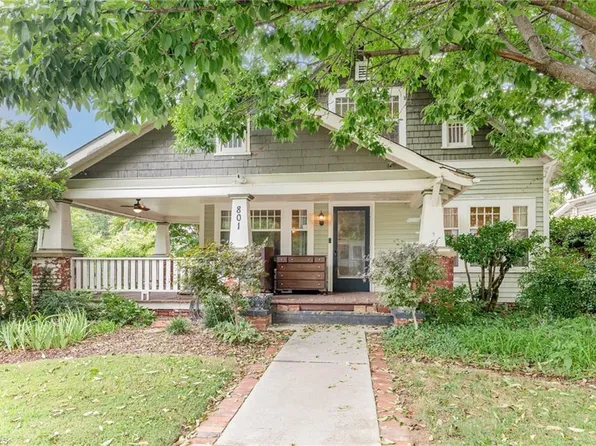 801 Carrick St, High Point, NC 27262