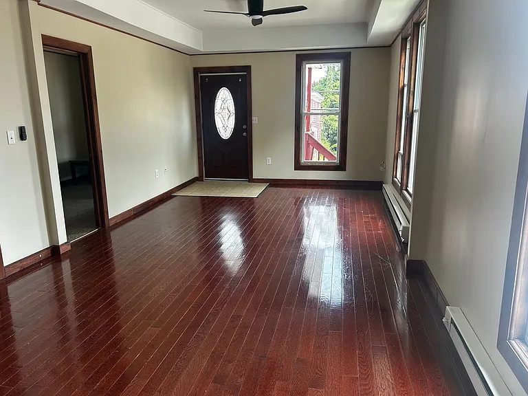 67 Groton Ave — Photo 8