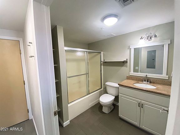 3rd image of 1005 E 8th St Unit 3020