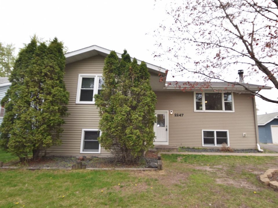 1st image of 2247 Holloway Ave E