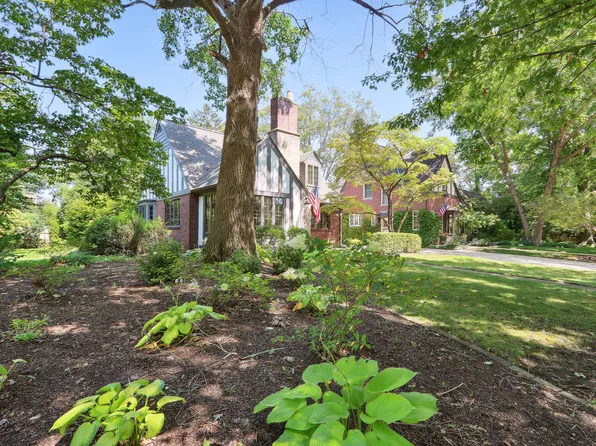 1116 W Charles St, Champaign, IL 61821